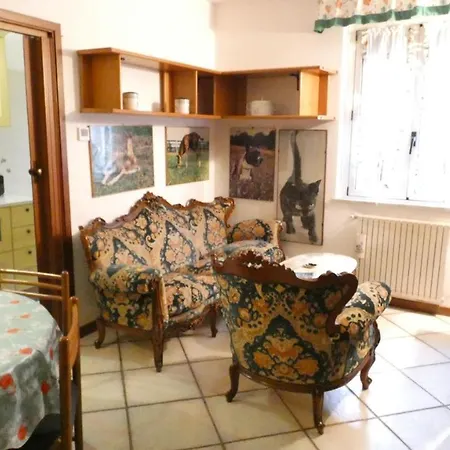 Apartment Ilgattosuruotefinalligure