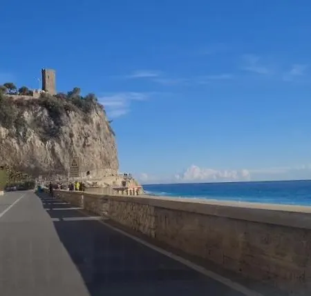 Ilgattosuruotefinalligure Apartment Finale Ligure